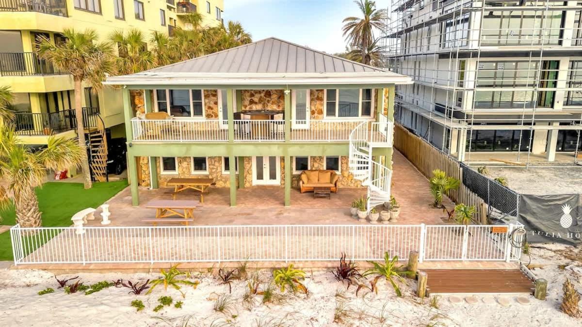 Stones Throw Beachside Bungalow #1 On The Beach Clearwater Beach Exteriör bild