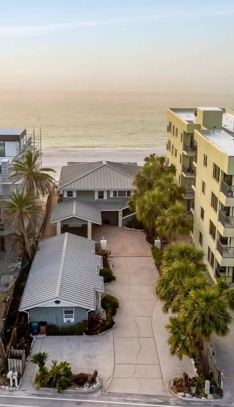 Stones Throw Beachside Bungalow #1 On The Beach Clearwater Beach Exteriör bild